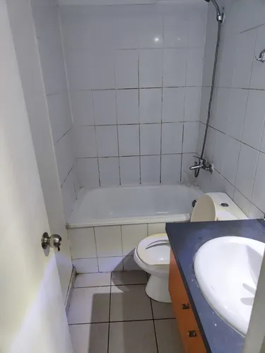 Departamento Con Excelente Ubicación, Pleno Centro De Stgo.