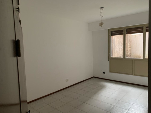 Imagen 6 de 16 de Oportunidad Nueva Cordoba 2 Dormitorio A Remodelar Con Gran Patio Sobre Crisol
