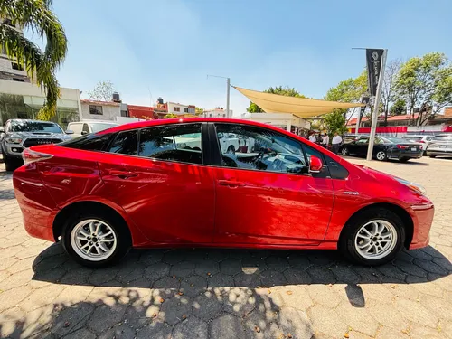 Toyota Prius 1.8 Premium Cvt