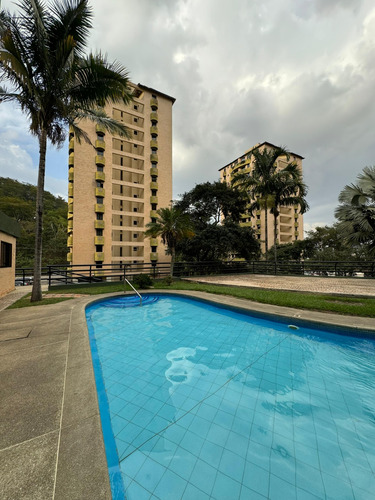 En Alquiler Apartamento Altos Mirador  Cuenta Con Pozo, Planta Y Piscina (solo Clientes) Dm