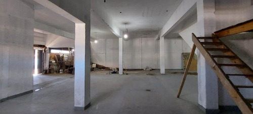 Imagen 12 de 23 de Local De 225 M2 En Alquiler En Esquina, Con Doble Entrada, En Dock Sud