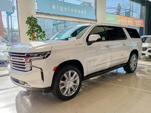 Chevrolet Suburban 5.3 High Country 4X4 At
