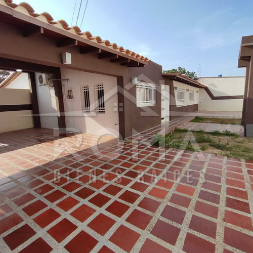 Casa En Alquiler Punto Fijo Urb. Manaure - Puerta Maraven
