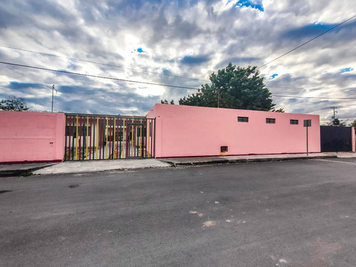 Amplio Edificio Multifuncional En Venta A Dos Cuadras De Per