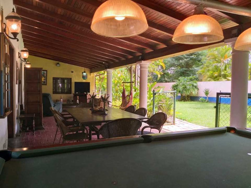 Imagen 17 de 30 de Se Vende Hermosa Casa Colonial 550m2 7h/6b/4p La Lagunita 7108