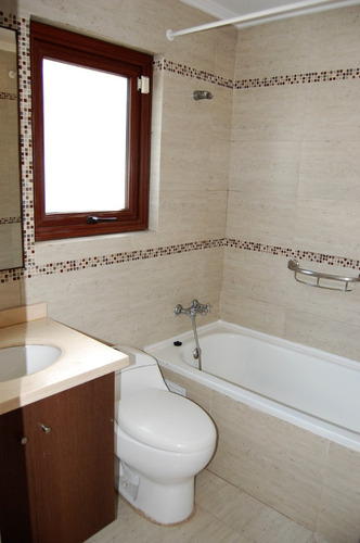 Imagen 21 de 30 de !!!! Nuevo Precio!!! Casa Estilo Mediterránea En La Reina!!!