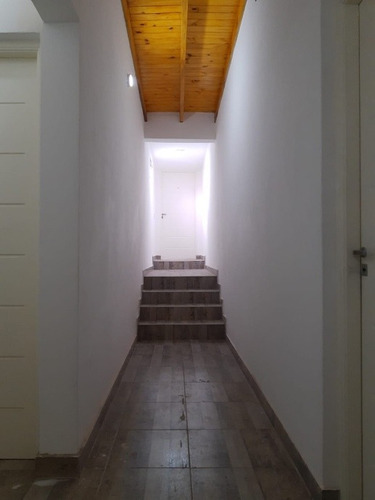 Imagen 13 de 14 de Venta De Block De 6 Departamentos + Galpon En Venta - Moron Norte