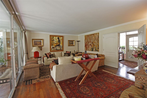 Casa En Venta De 7 Dorm. En Lo Barnechea