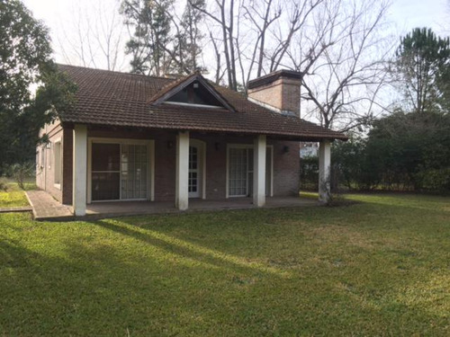 Casa En Venta - Excelente Ubicacion - Club De Campo El Moro