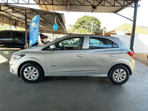 Chevrolet Onix 1.0 MPFI LT 8V