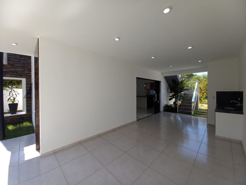 Vendo Casa A Estrenar En El Barrio San Pedro De Encarnación: 3 Habitaciones Y 2 Baños
