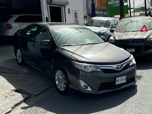 Toyota Camry 2.5 Xle L4/ At