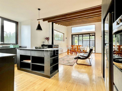 Casa En Arriendo De 3 Dorm. En Loncotraro, Villarrica.