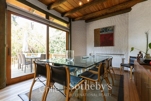 Casa En Venta En El Arrayan De 6 Dorm. En Lo Barnechea