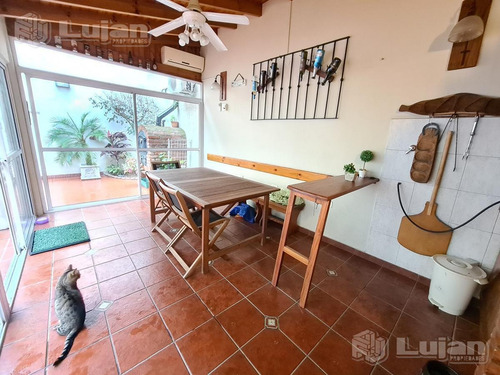 Imagen 27 de 30 de Fonrouge Al 1000 Hermosa Casa Con Cochera, Patio, Sauna Y Sum