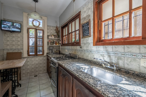 Casa Dúplex 4 Ambientes Venta Flores Con Terraza Y Quincho