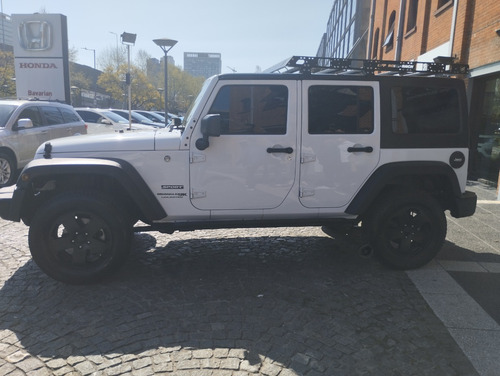 Imagen 10 de 11 de Jeep Wrangler Unlimited, Blanco, 2018, 23000kms