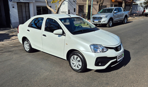 Toyota Etios 1.5 Sedan X