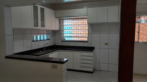 Casa Grande E Espaçosa Com Terraço E Churrasqueira Com Ótima Localização