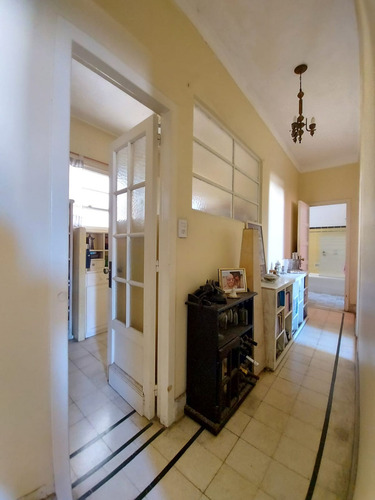 Imagen 12 de 25 de Venta De Hermoso Departamento 3 Amb Y Dependencia