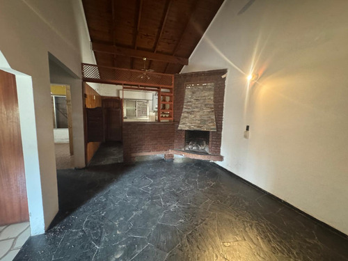 Casa En Venta, San Fernando, Vias Del Tres De La Costa Hacia El Rio