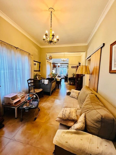 Imagen 2 de 9 de Casa En Venta En Castelar Sur