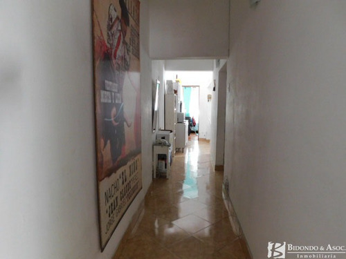 Casa 4 Dormitorios Con 2 Baños Y Barbacoa A Mts De Cno Ariel
