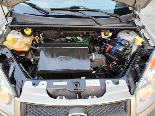 Imagem 15 de 20 de Ford Fiesta Sedan