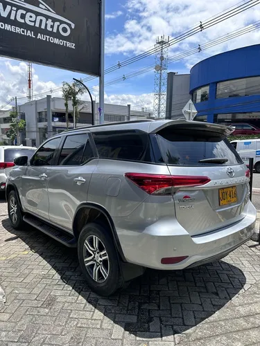 Toyota Fortuner 2.7 SW4