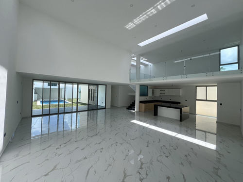Casa En Venta En Dzityá, Mérida De 4 Recámaras.