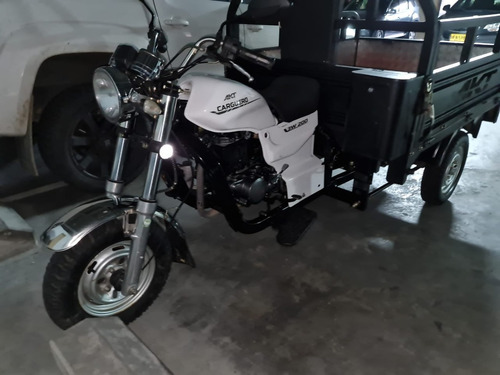 Akt Ak200zw