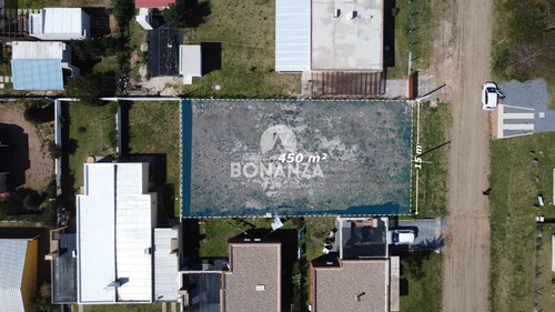 Terreno En Venta En Piriápolis, Los Ángeles. A 4 Cuadras De La Rambla Y Playa. 15 Metros De Frente.