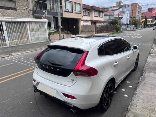Volvo V40 1.6 T4 R-design