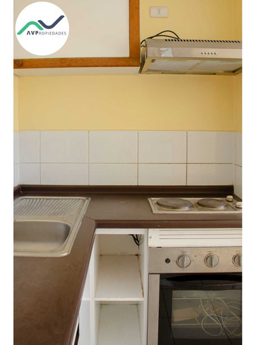 Arriendo Depto 1015 De 1d En Metro Hospitales (94608)
