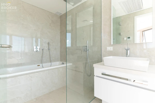 Apartamento De 2 Dormitorios En Trump Tower, Playa Brava, Punta Del Este.
