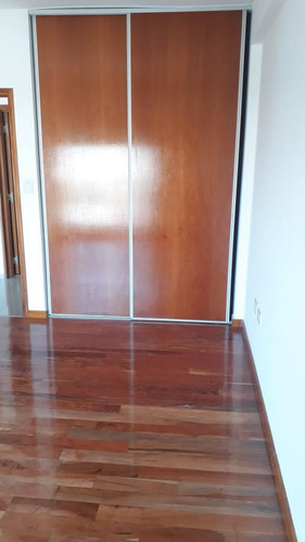 Departamento En Venta - 2 Dormitorios 1 Baño - Cochera - 85mts2 - La Plata
