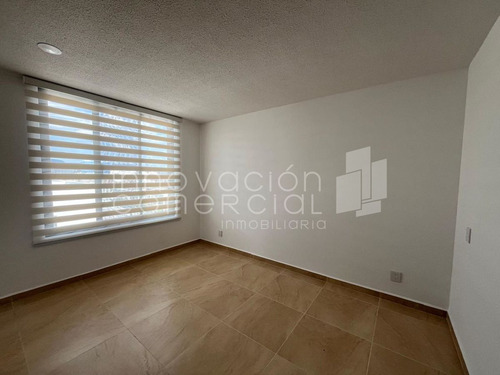 Casa En Renta En Distrito Sophia De 3 Niveles