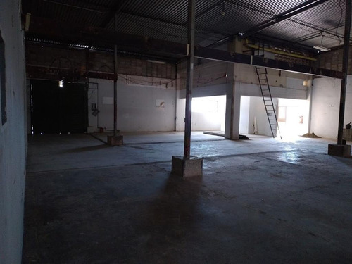 Imagen 5 de 7 de #1605 Galpones Desde 140m2/1.300 Y 1.400m2 Boleita Norte.