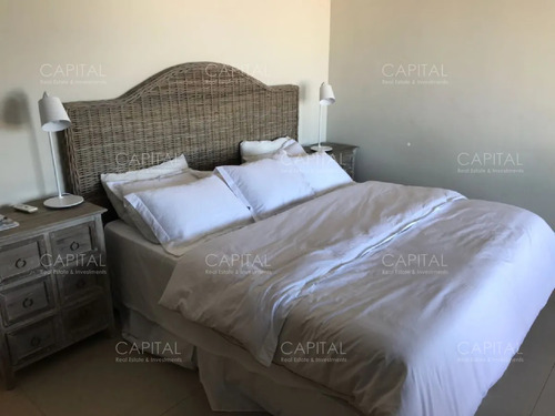 Apartamento De Tres Dormitorios En Península Venta