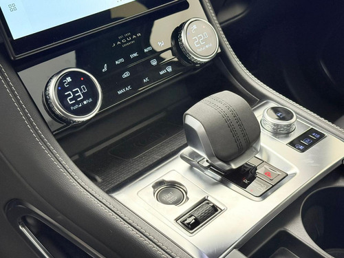 Jaguar F-PACE Jaguar F-Pace 2.0 R-Dynamic SE 404cv (Híbrido)
