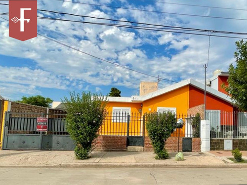 Casa En Venta En Los Paraisos