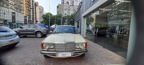Imagen 3 de 18 de Mercedes Benz 250 4p 1979