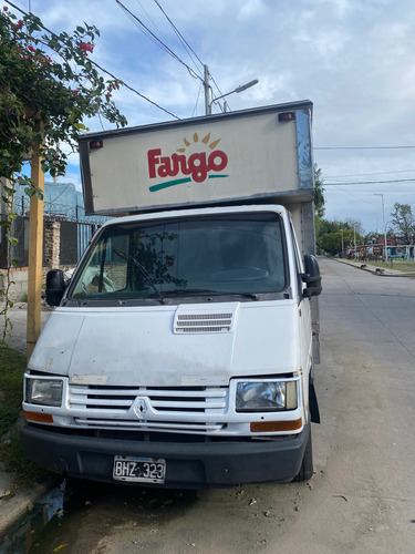 Trafic Rodeó Con Caja Cerrada