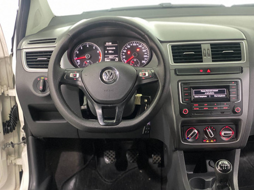 Imagen 12 de 17 de Volkswagen Suran 1.6 Comfortline L15 2017-imolaautos