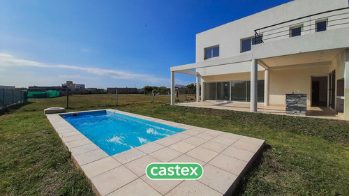 Imagen 8 de 30 de Casa En Venta En Santa Lucía, Pilar Del Este