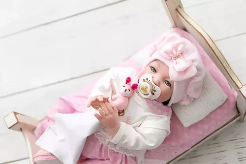 Bebe boneca princesa Reborn Pode dar banho. Senta e levanta Corpo 100%  Silicone com Cílios e Enxoval, Babador, Manta no Shoptime