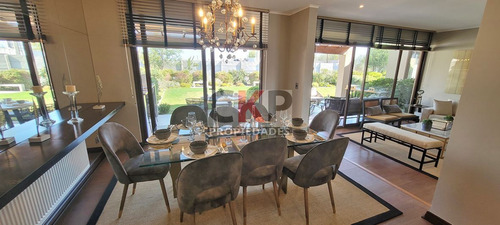 Casa Estilo Chilena En Condominio