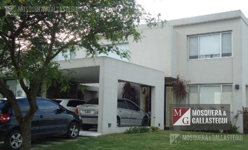 Imagen 9 de 29 de Lindísima Casa Al Golf En San Isidro Labrador