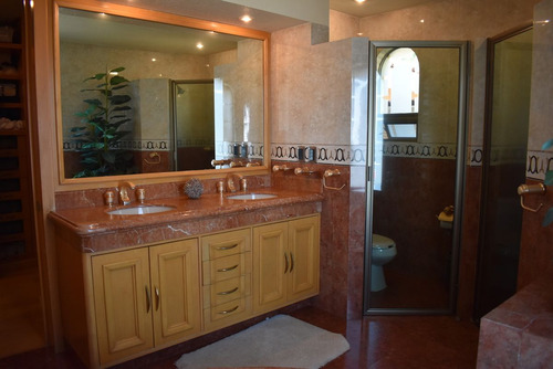 Casa En Venta De Lujo Con Vista Panóramica Y Alberca En El Palomar