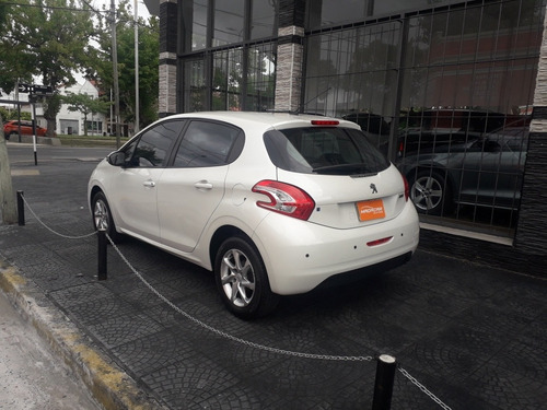 Peugeot 208 1.5 Allure Touchscreen 2015